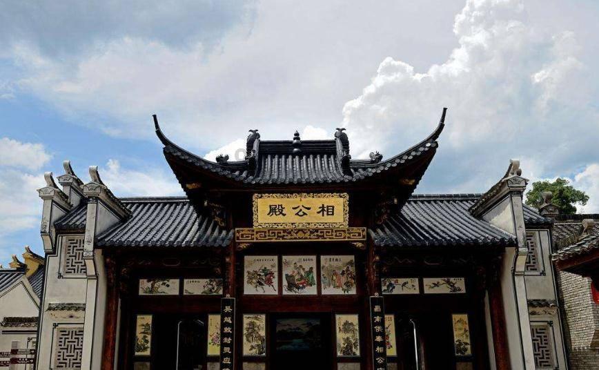 司机路边停车昏睡,被逮正着!深圳交警提醒→